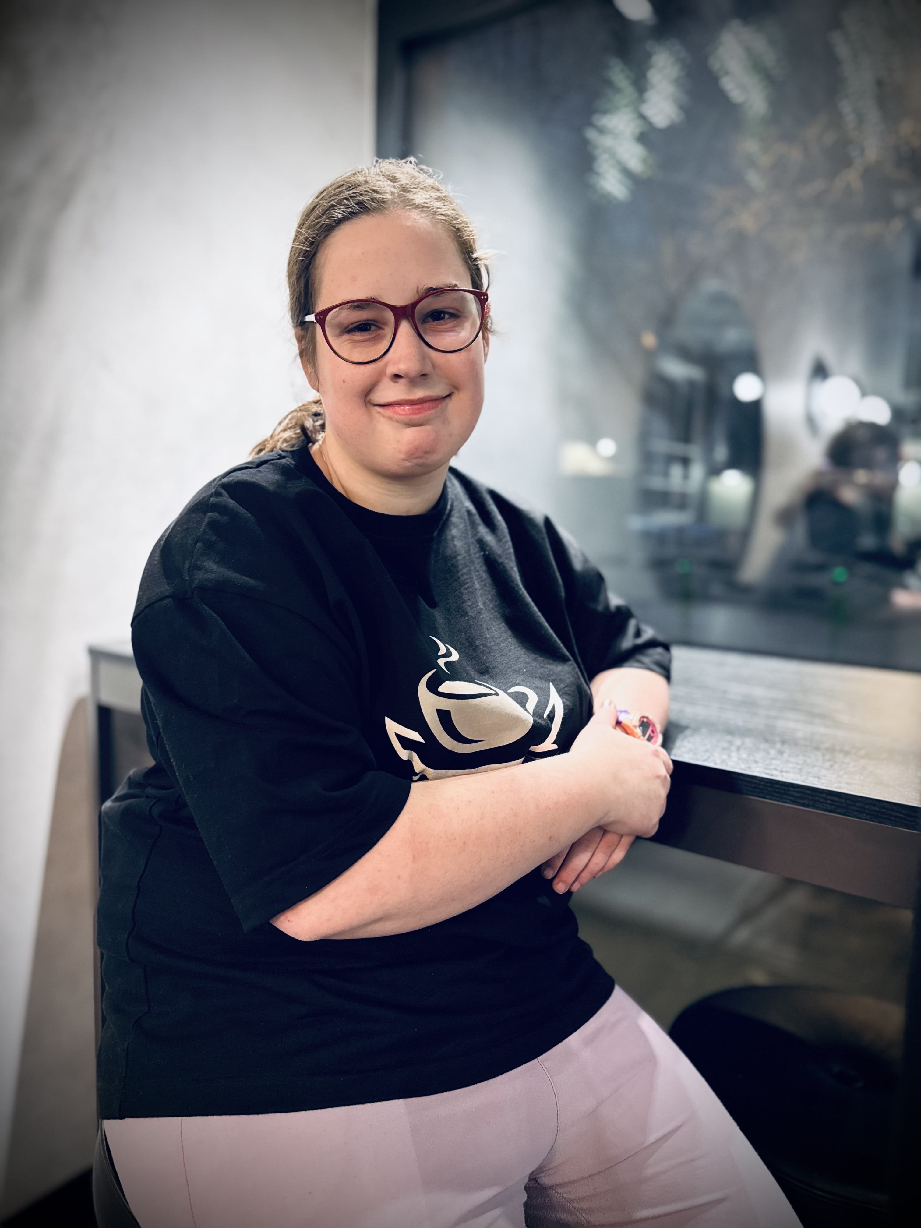 Karolina z zespołu KawiARKI