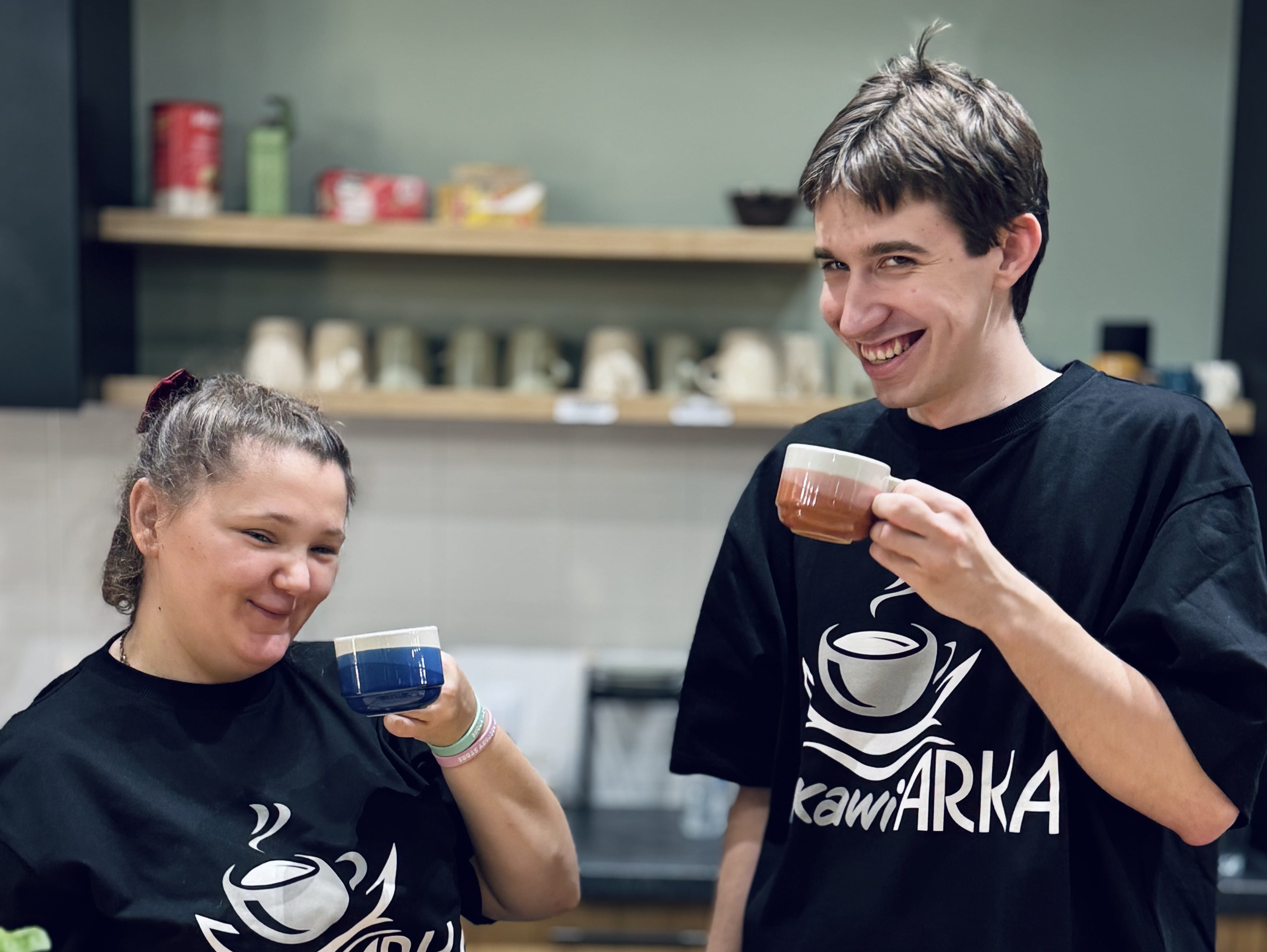 Kawa serwowana w KawiARCE